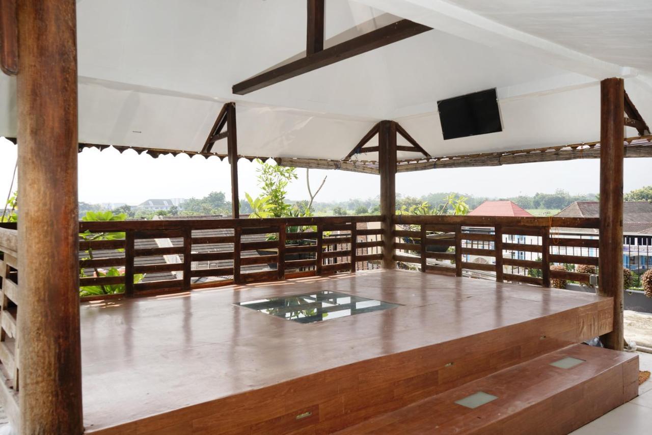 Super Oyo 444 Rafitha Homestay Baturetno Ngoại thất bức ảnh